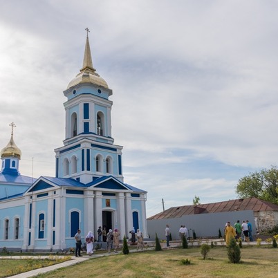 Митрополит Воронежский и Лискинский Сергий освятил храм в с. Карачун